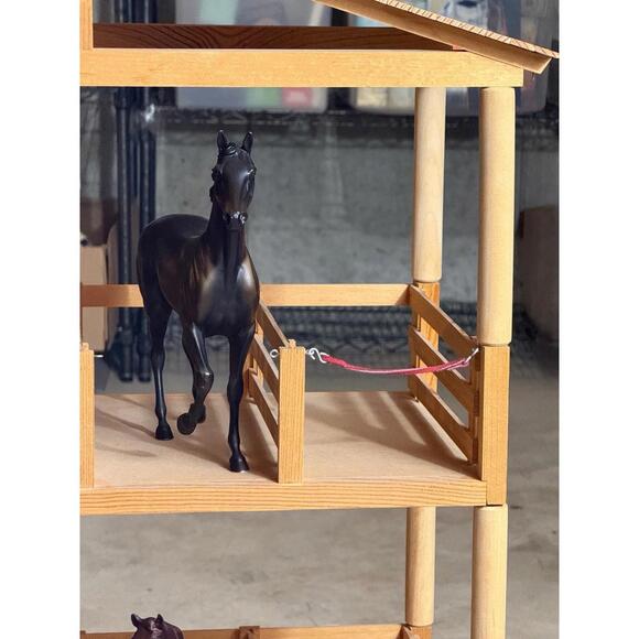 Vintage 1990s Wooden Deluxe 3-Tier Breyer Stable Barn Structure with 9 Stalls - Picture 4 of 12